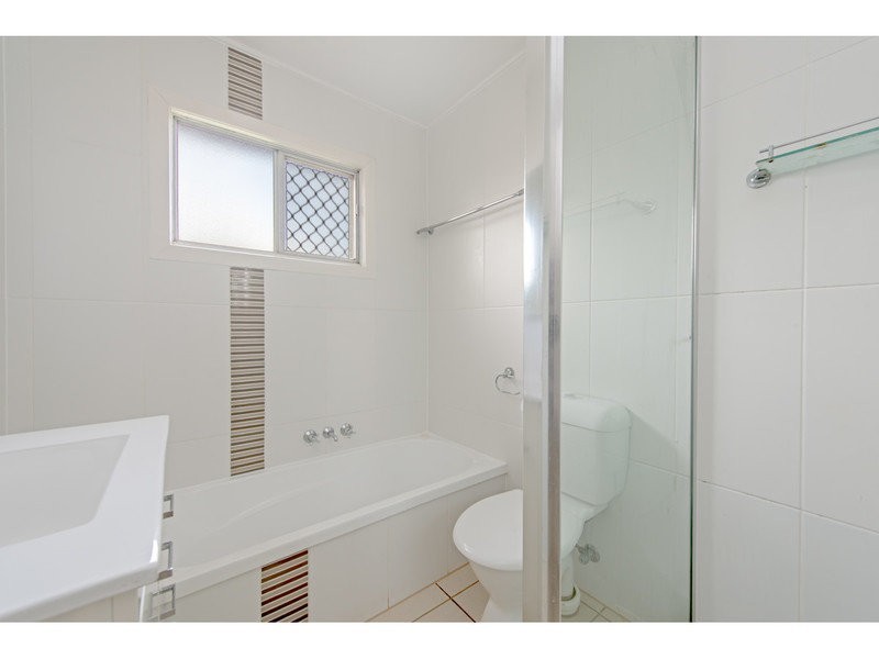 4 Hope Street, Newtown QLD 4350