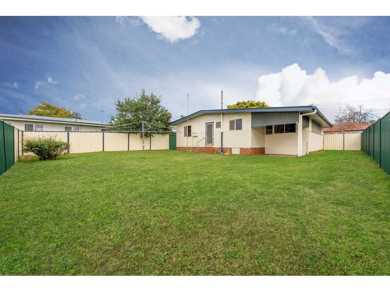 4 Hope Street, Newtown QLD 4350