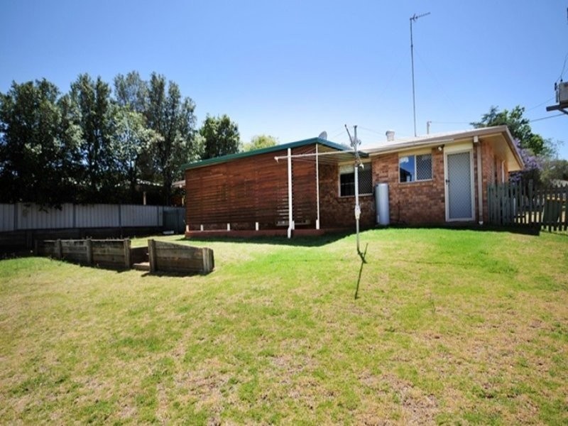 11 Kurrajong Street, Newtown QLD 4350