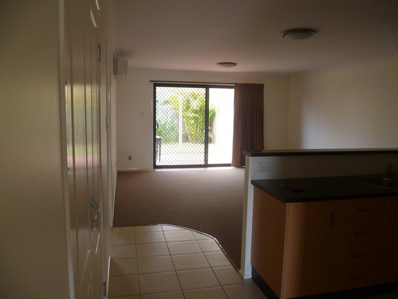 1/12 Sambar Court, Kearneys Spring QLD 4350