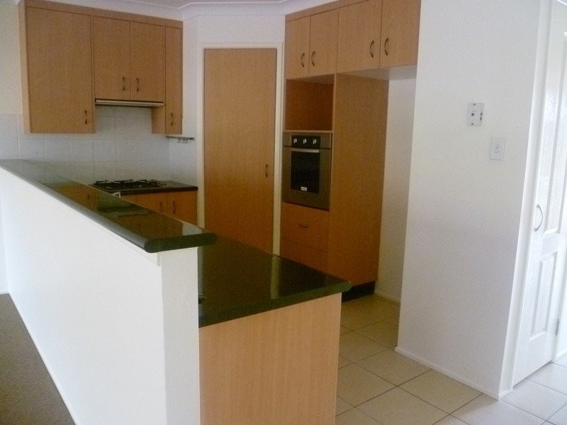 1/12 Sambar Court, Kearneys Spring QLD 4350