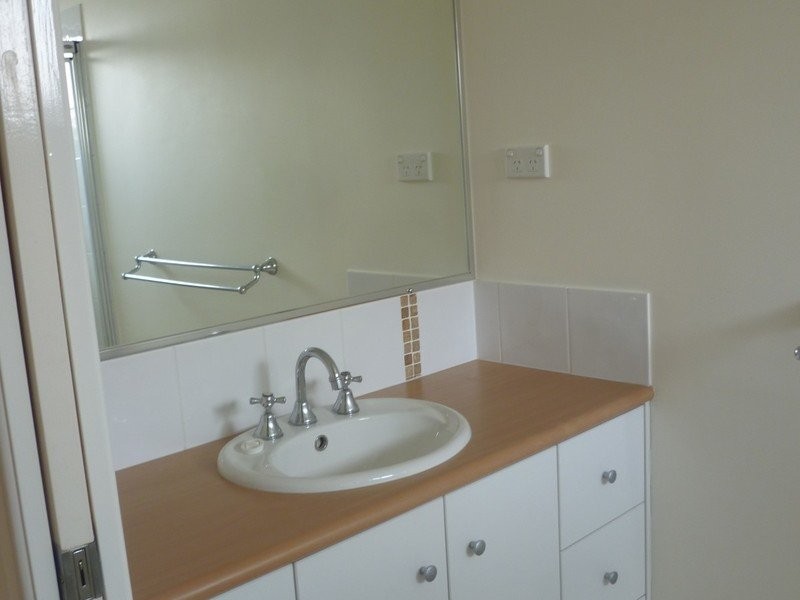 1/12 Sambar Court, Kearneys Spring QLD 4350