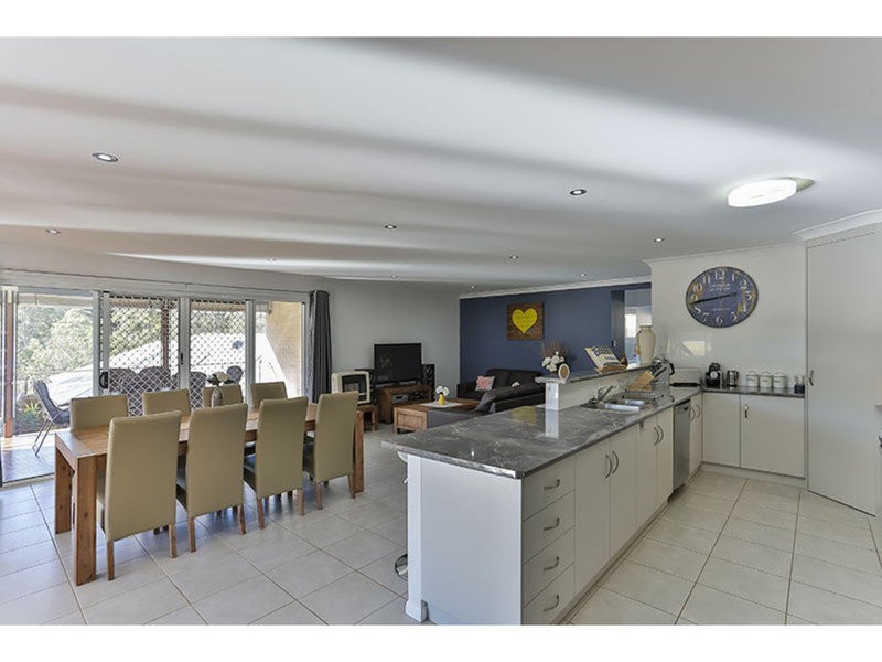 11 Willowburn Drive, Rockville QLD 4350