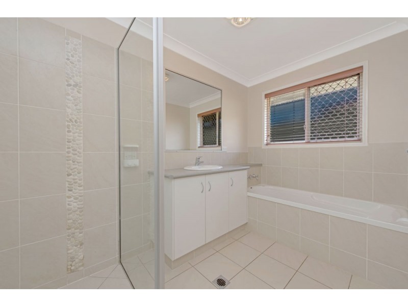 14 Willowburn Drive, Rockville QLD 4350