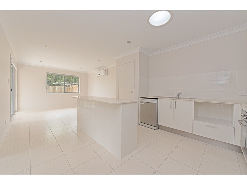 1/4 Sanctuary Drive, Cranley QLD 4350