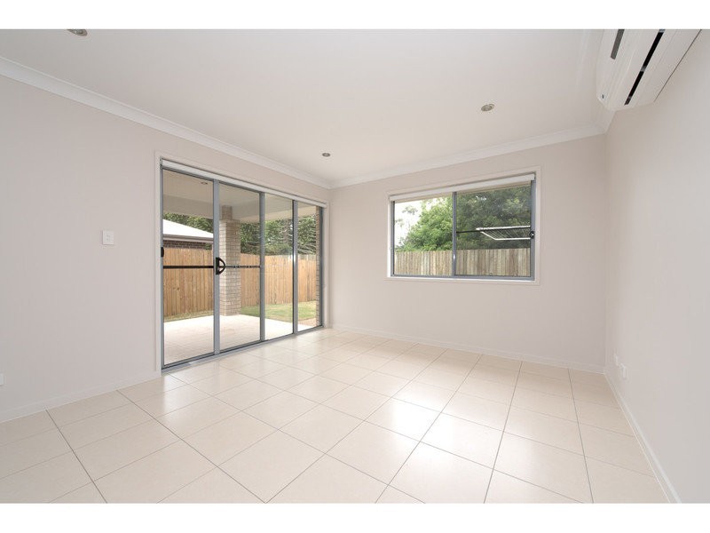1/4 Sanctuary Drive, Cranley QLD 4350