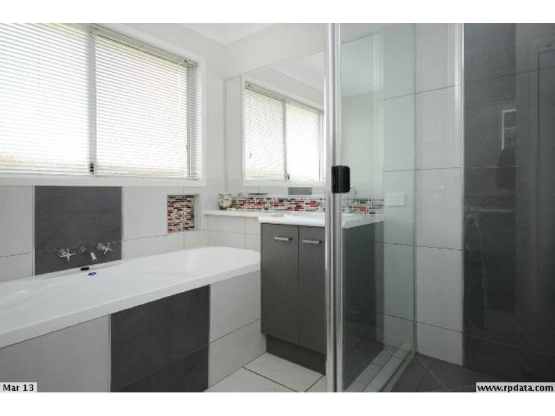 7 Page Court, Kearneys Spring QLD 4350