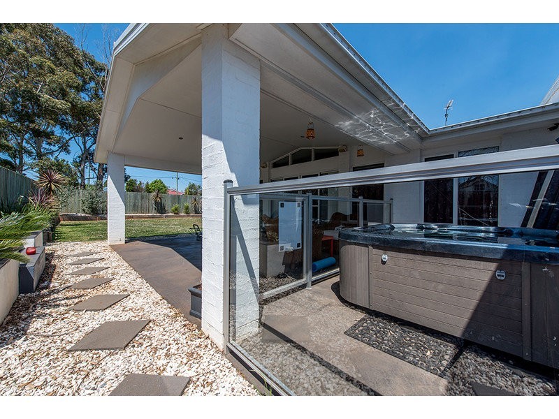 7 Page Court, Kearneys Spring QLD 4350