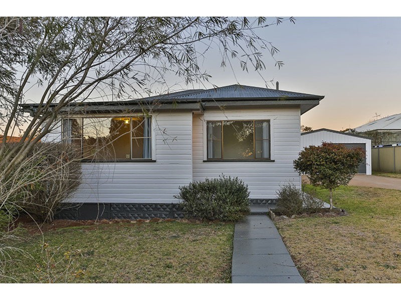 66 Gordon Avenue, Newtown QLD 4350