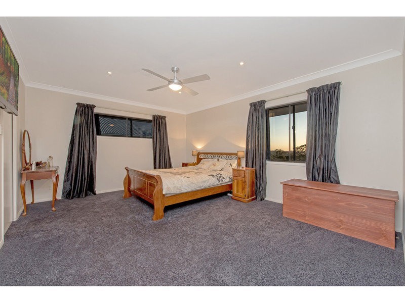 7 McShane Drive, Mount Kynoch QLD 4350