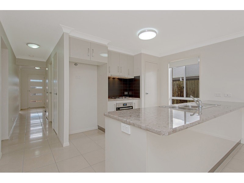 17 Farrer Street, Cranley QLD 4350