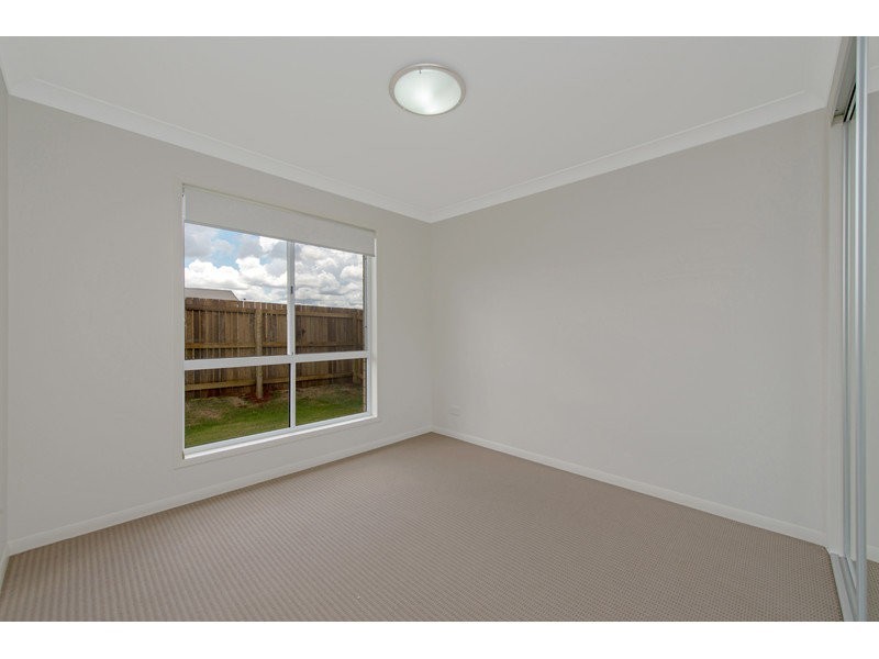 17 Farrer Street, Cranley QLD 4350