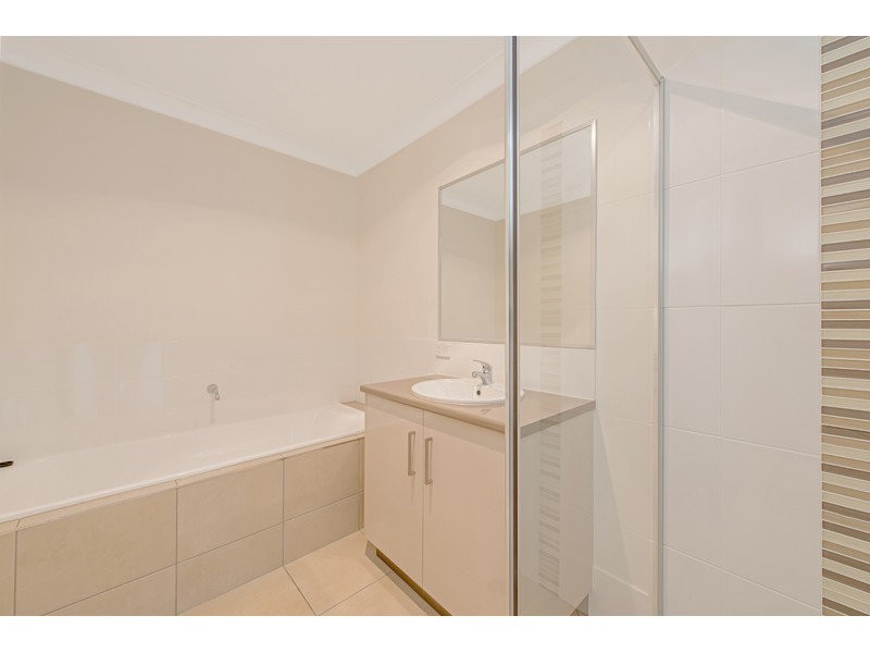 17 Farrer Street, Cranley QLD 4350