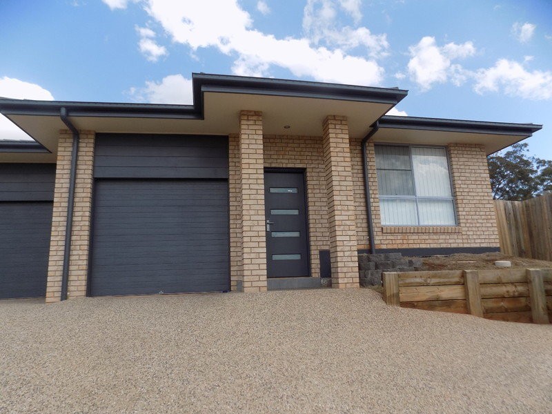 2/4 Samuel Court, Darling Heights QLD 4350