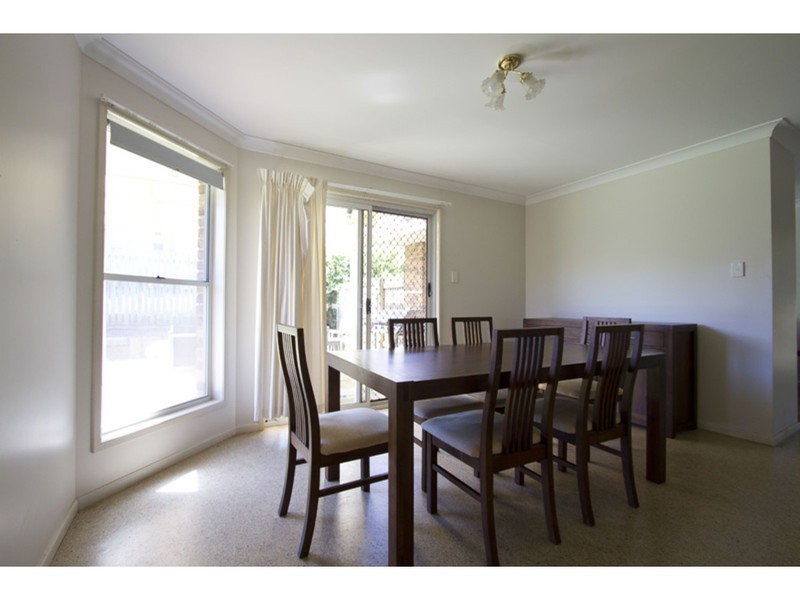 9 Gainsborough Drive, Glenvale QLD 4350