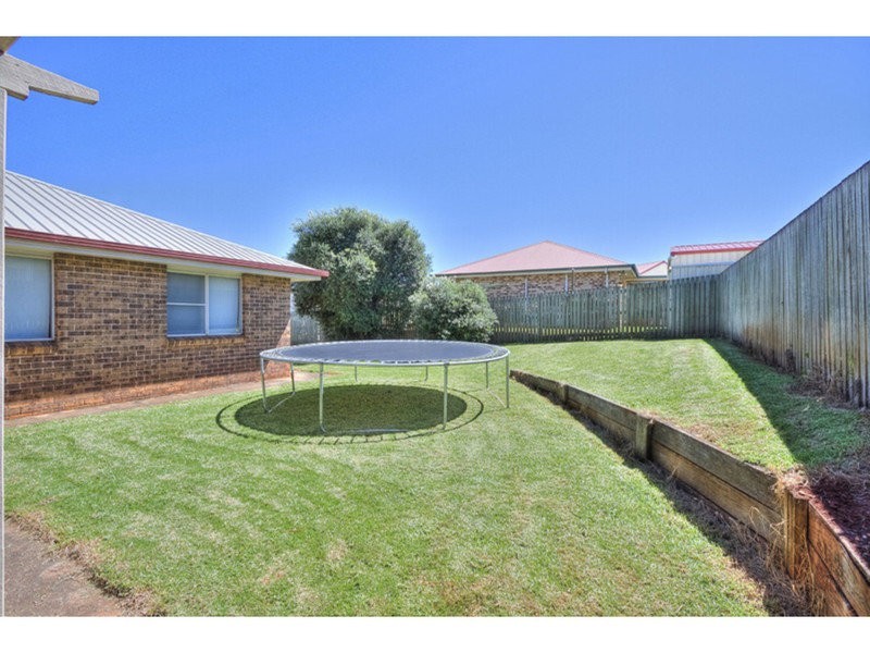 9 Gainsborough Drive, Glenvale QLD 4350