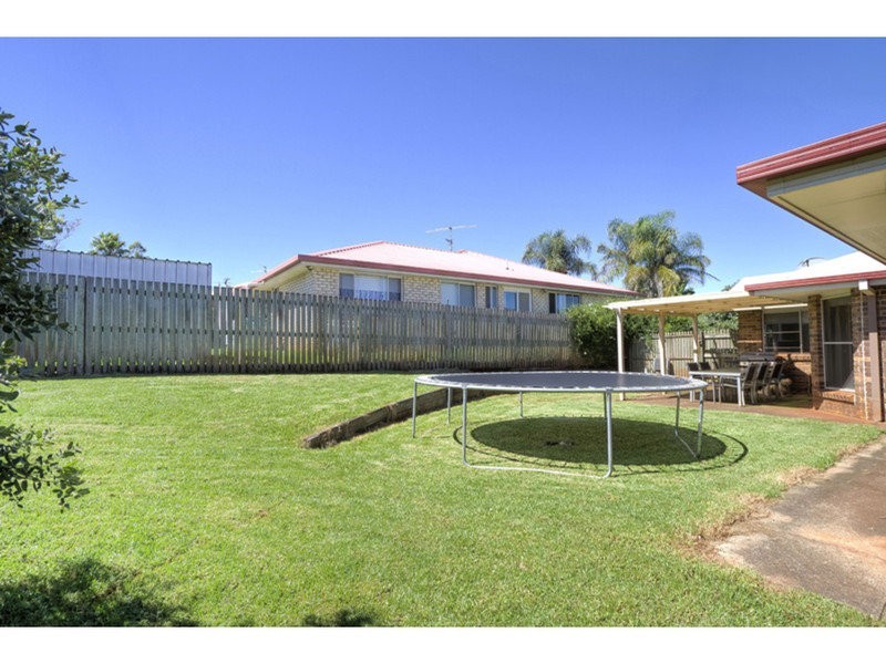 9 Gainsborough Drive, Glenvale QLD 4350