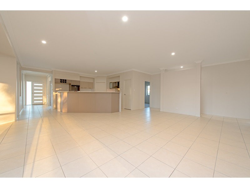 17 Kimdonn Drive, Withcott QLD 4352