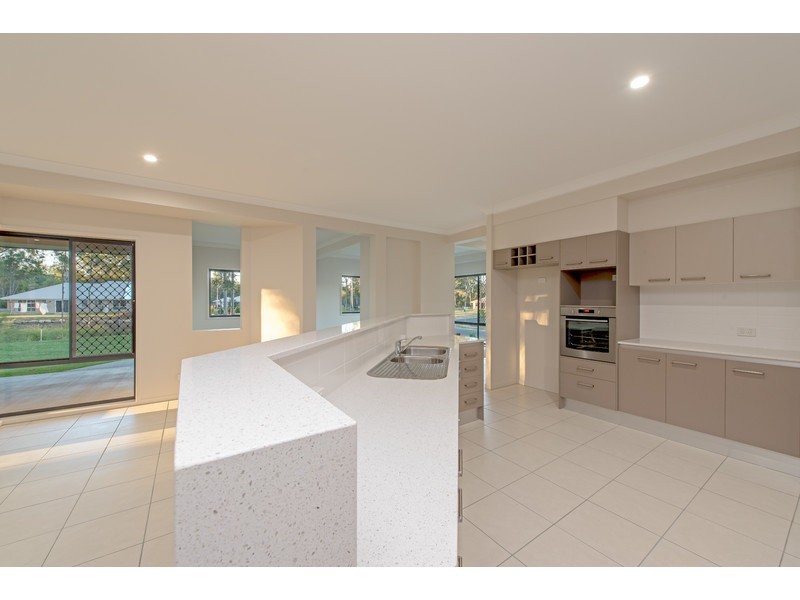 17 Kimdonn Drive, Withcott QLD 4352