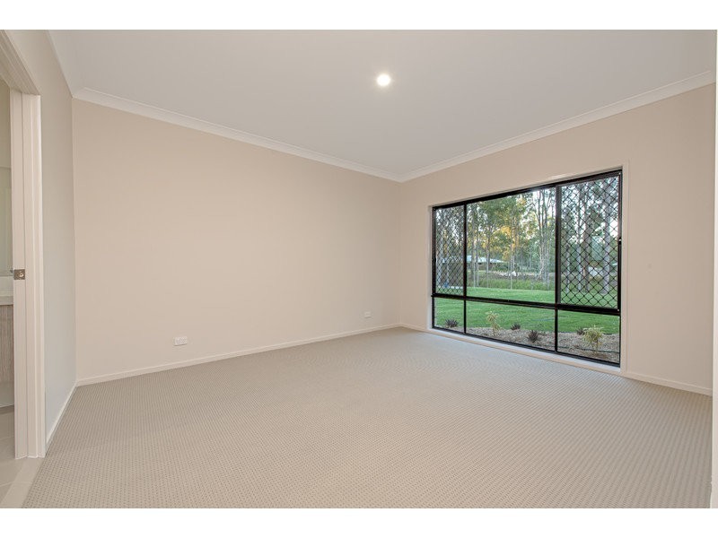 17 Kimdonn Drive, Withcott QLD 4352
