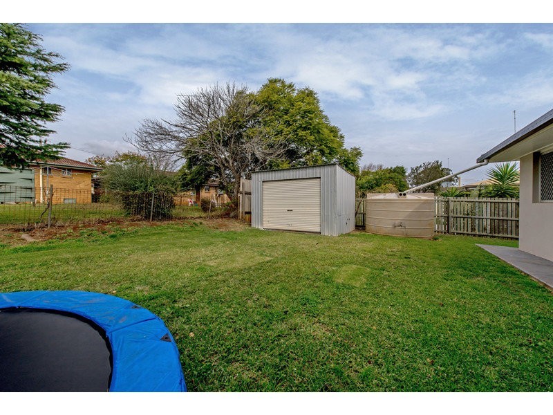 4 Gunn Street, Kearneys Spring QLD 4350