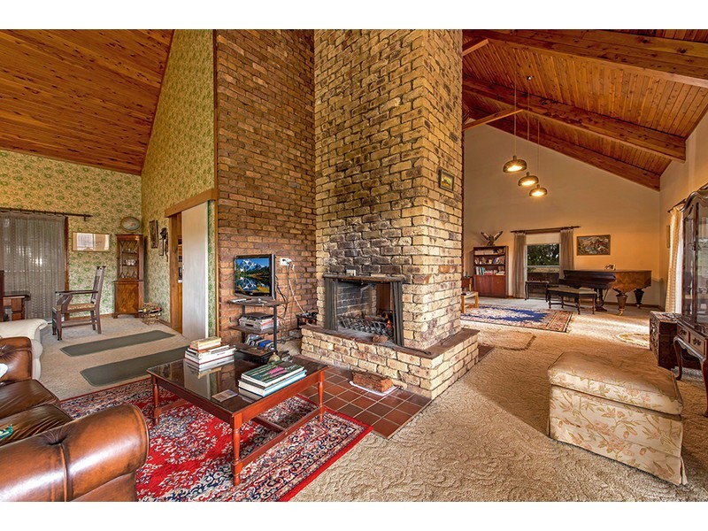 20 Barker Street, Goombungee QLD 4354