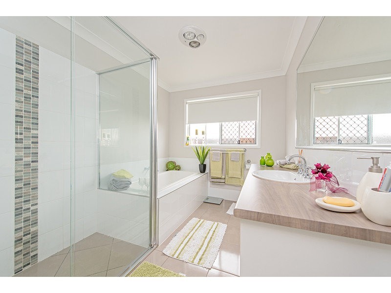 2/18 Tempest Drive, Glenvale QLD 4350