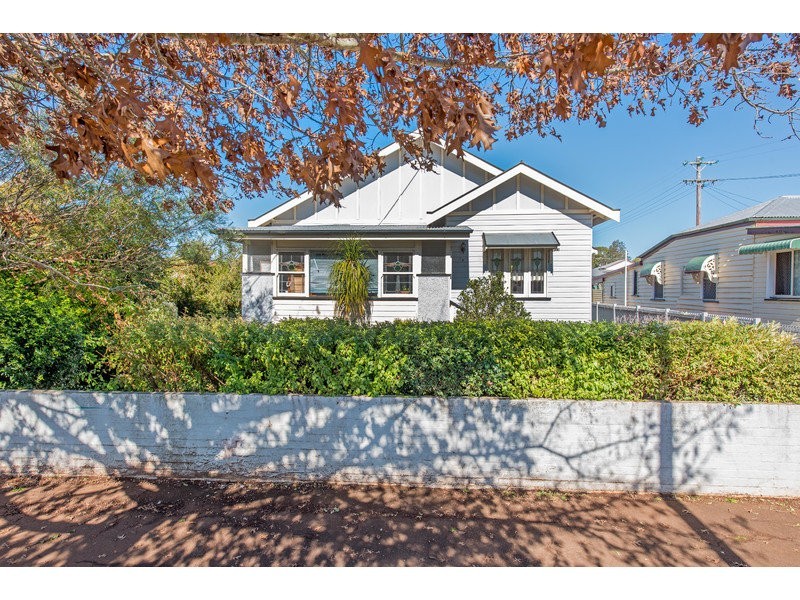 74 Taylor Street, Newtown QLD 4350