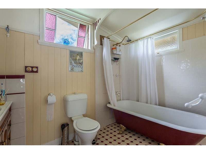 74 Taylor Street, Newtown QLD 4350