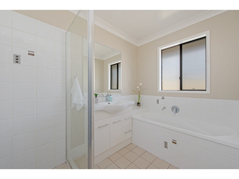 15 Schaefer Court, Westbrook QLD 4350