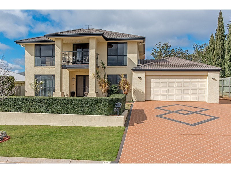 14 Banksdale Drive, Middle Ridge QLD 4350