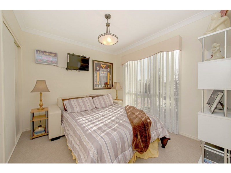 14 Banksdale Drive, Middle Ridge QLD 4350