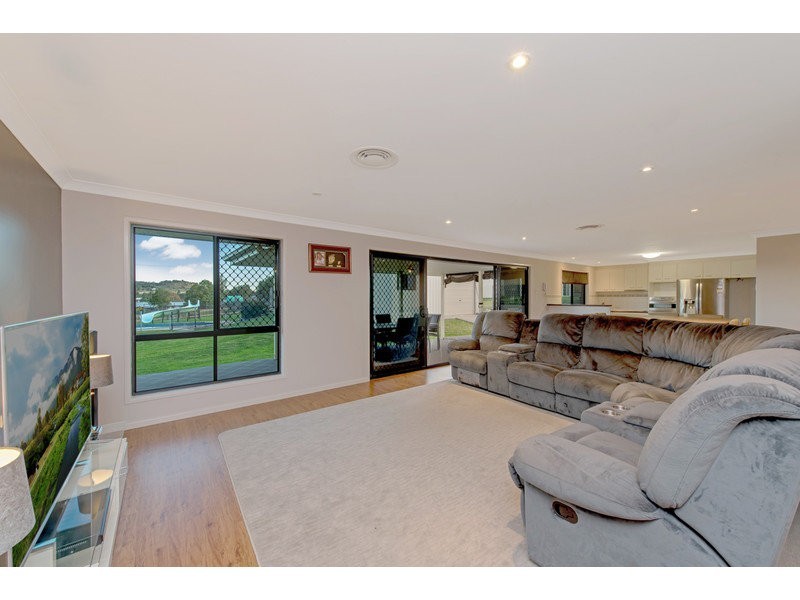 51 Peters Road, Meringandan West QLD 4352