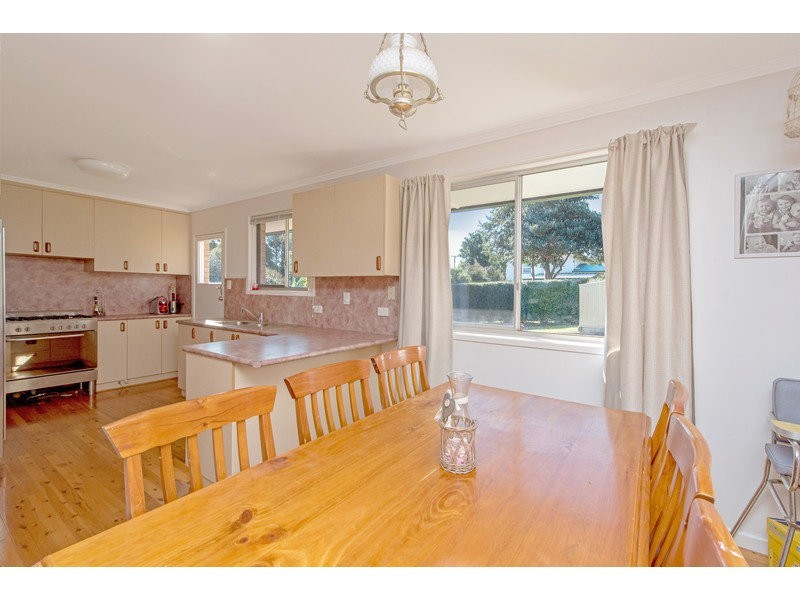 9 Maker Street, Rangeville QLD 4350