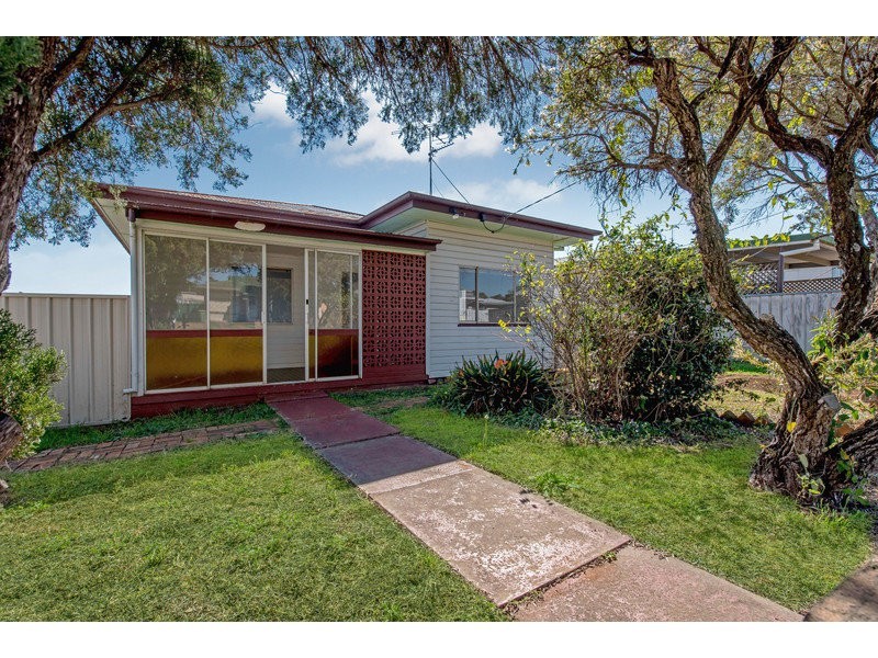 25 Kenilworth Street, North Toowoomba QLD 4350