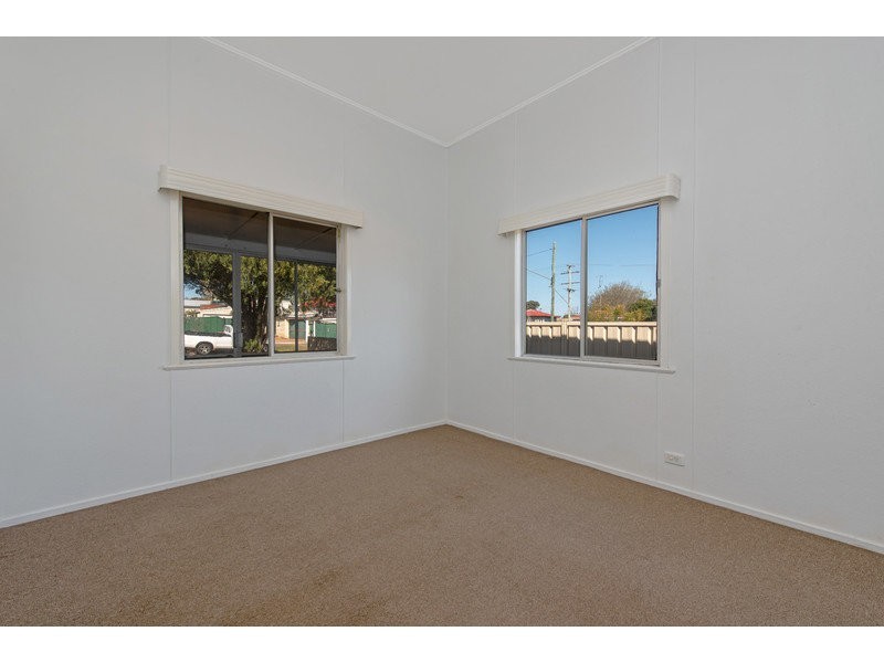 25 Kenilworth Street, North Toowoomba QLD 4350