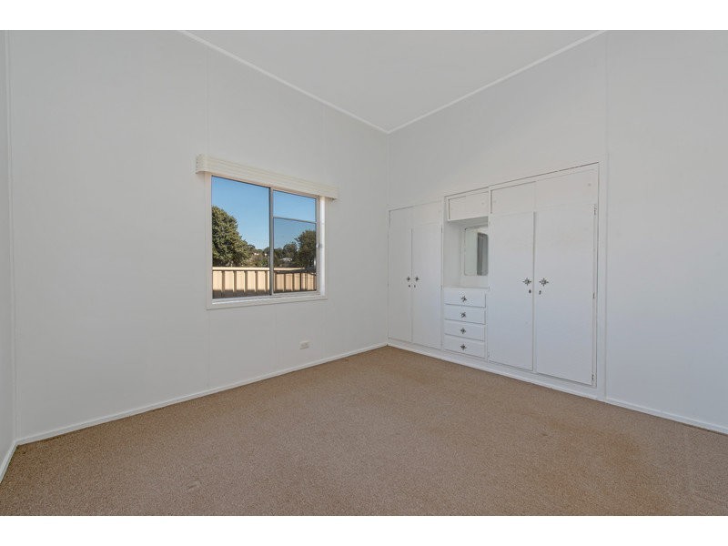 25 Kenilworth Street, North Toowoomba QLD 4350