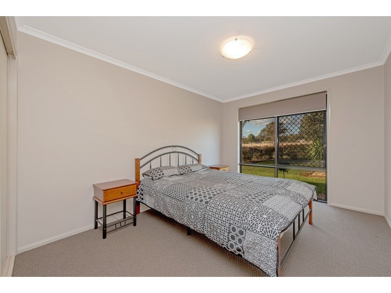 3 Mercedes Drive, Highfields QLD 4352