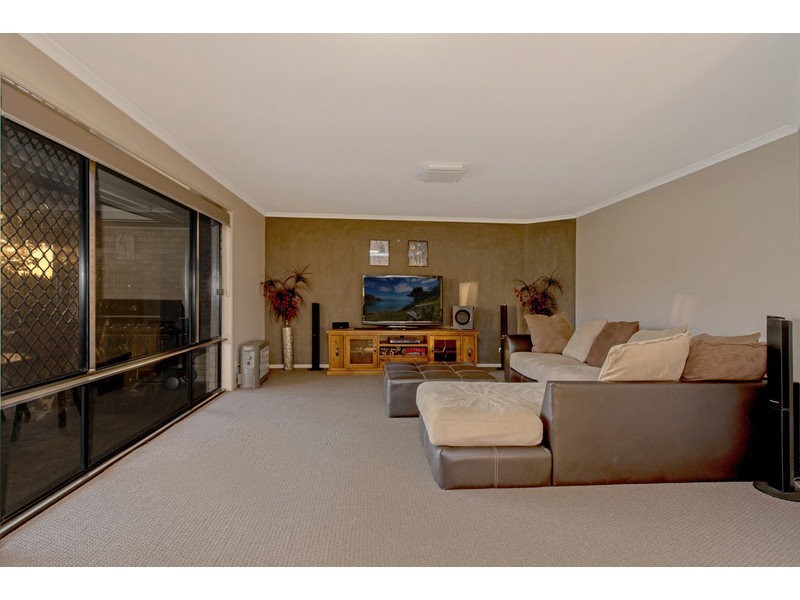 3 Mercedes Drive, Highfields QLD 4352