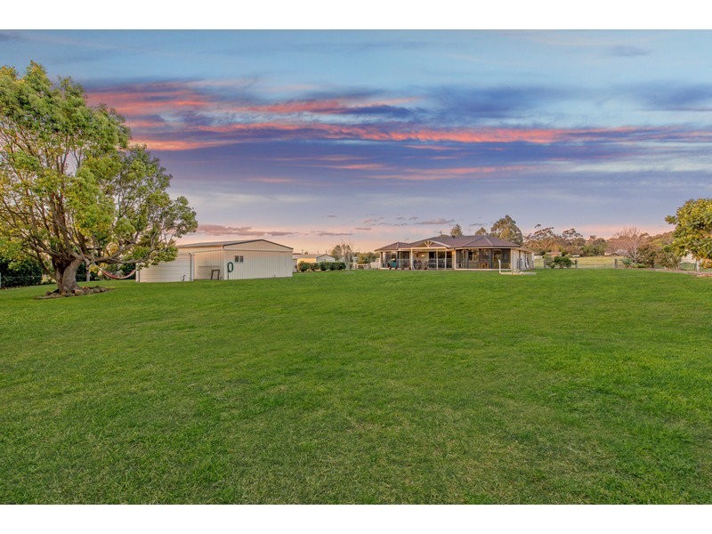3 Mercedes Drive, Highfields QLD 4352