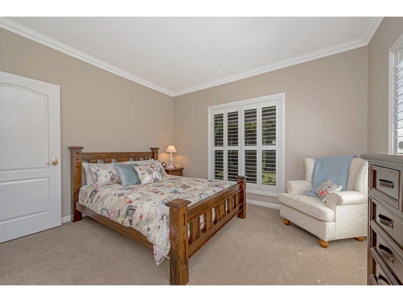 8 Huntingdale Court, Mount Lofty QLD 4350