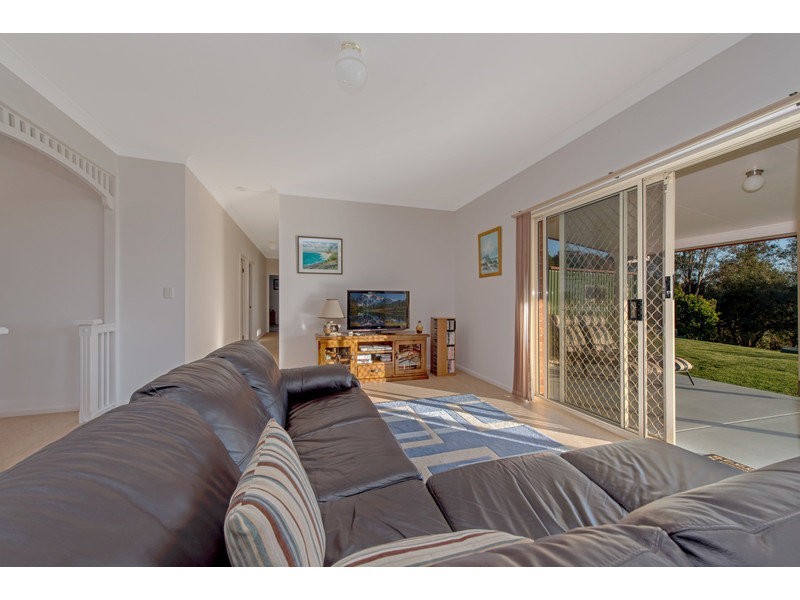 17 Palmer Drive, Highfields QLD 4352