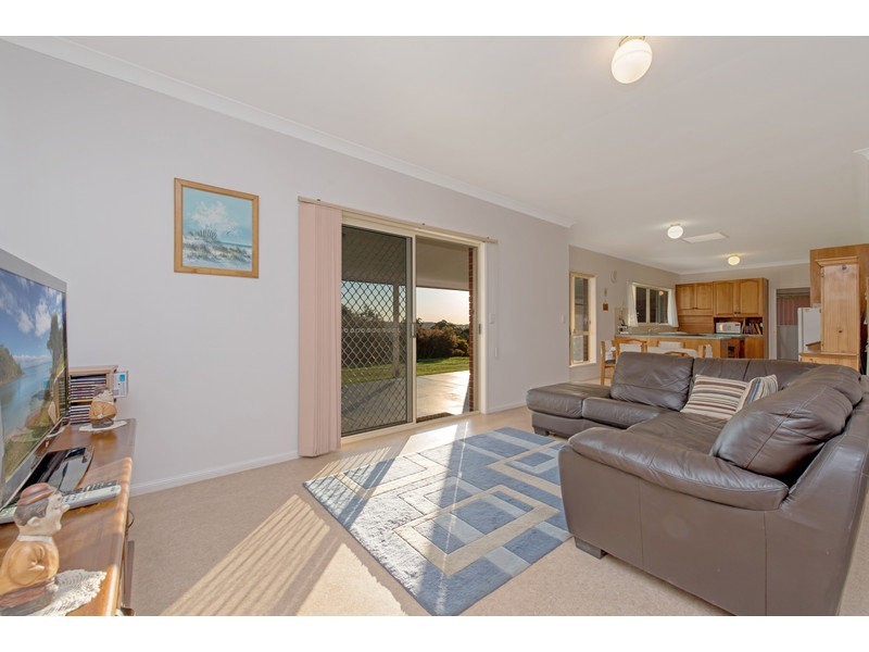 17 Palmer Drive, Highfields QLD 4352
