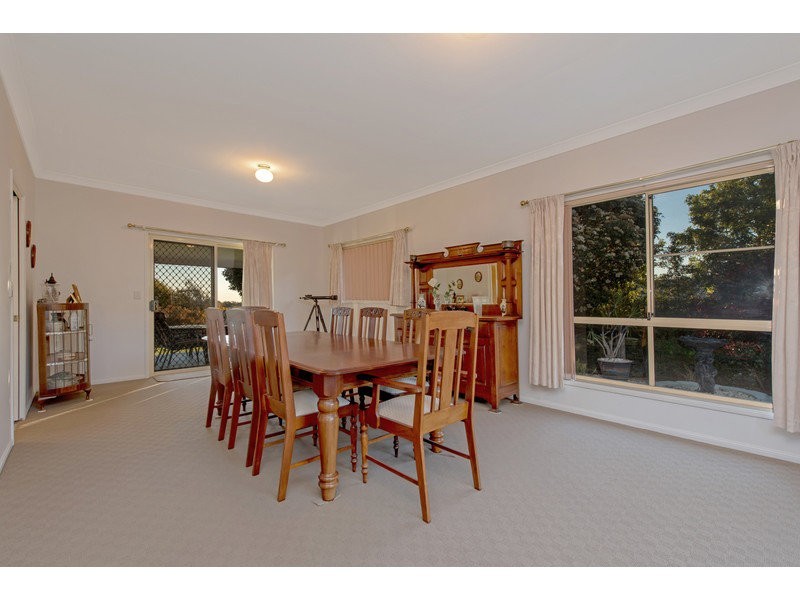 17 Palmer Drive, Highfields QLD 4352
