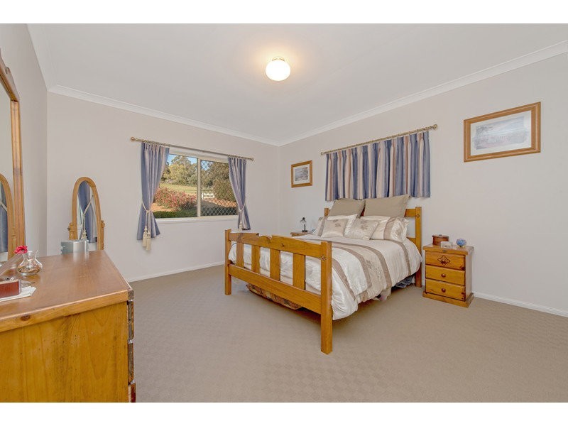 17 Palmer Drive, Highfields QLD 4352