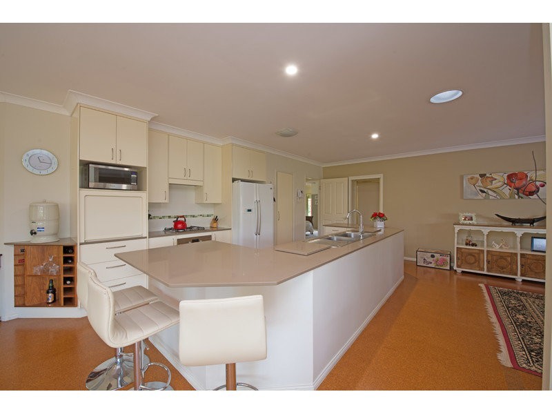 6 Wesley Court, Highfields QLD 4352