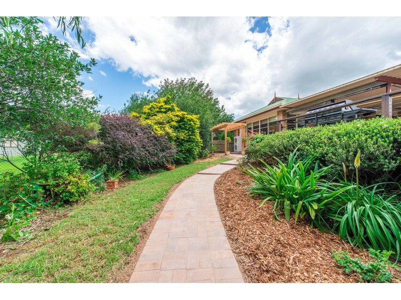6 Wesley Court, Highfields QLD 4352
