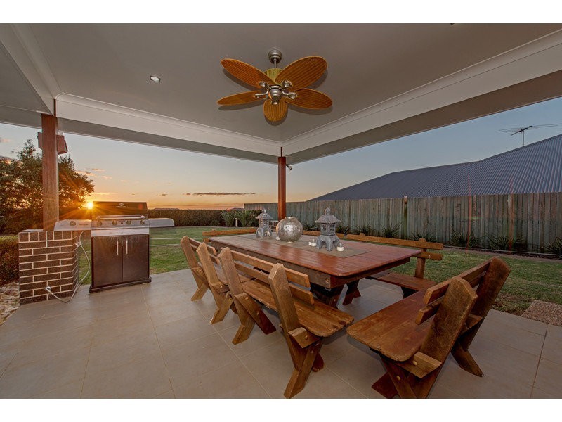 11 Plover Court, Highfields QLD 4352