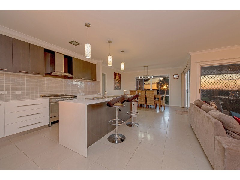 11 Plover Court, Highfields QLD 4352