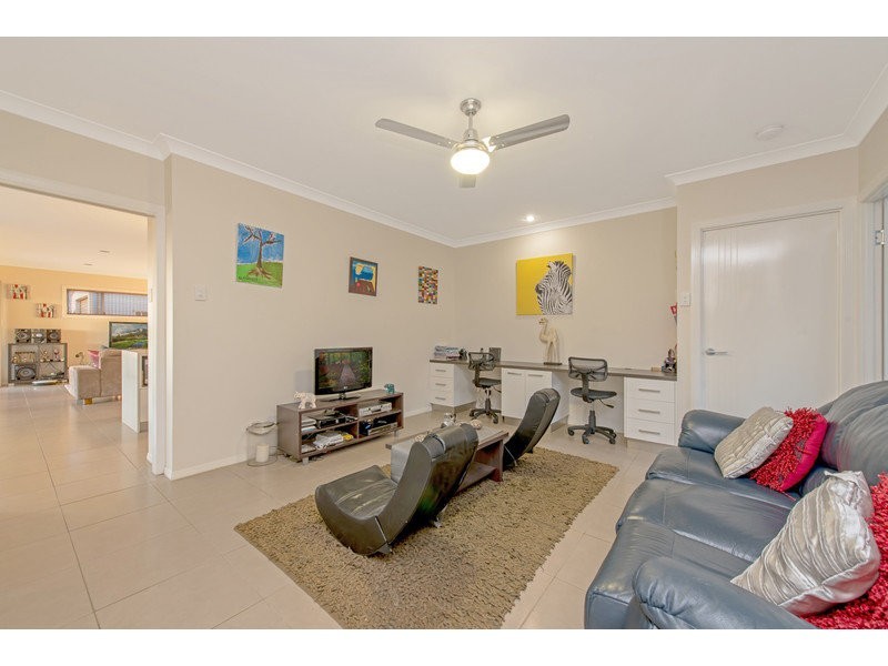 11 Plover Court, Highfields QLD 4352